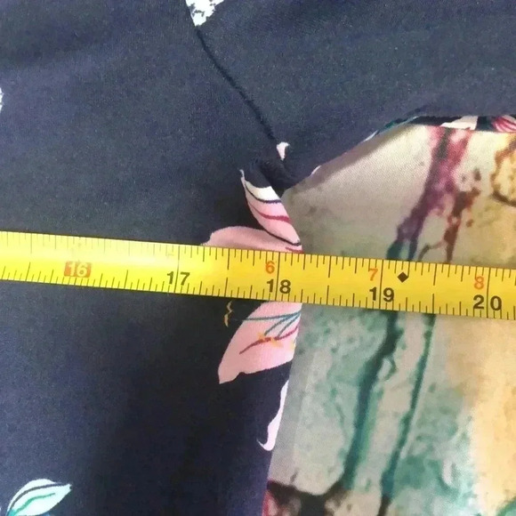 Serra size medium dress navy with floral print - Picture 7 of 10